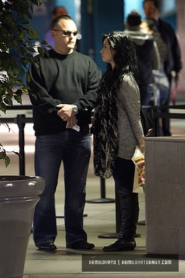 Demz (7) - Demi - January 30 - Shopping at Sherman Oaks Galleria