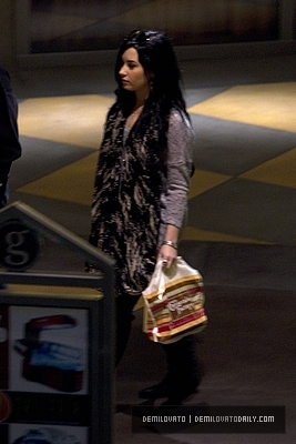 Demz (15) - Demi - January 30 - Shopping at Sherman Oaks Galleria