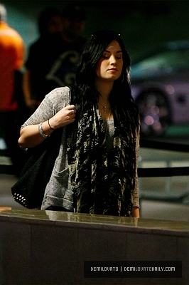 Demz (19) - Demi - January 30 - Shopping at Sherman Oaks Galleria