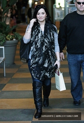 Demz (24) - Demi - January 30 - Shopping at Sherman Oaks Galleria