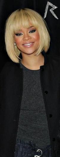 379463_272899512762412_196000137119017_834399_1064585896_n - Rihanna