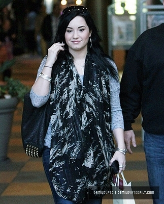 Demz (28) - Demi - January 30 - Shopping at Sherman Oaks Galleria