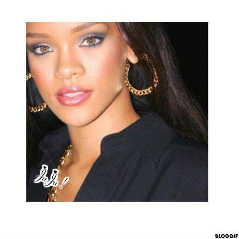 380501_274051575980539_196000137119017_837140_26875324_n - Rihanna