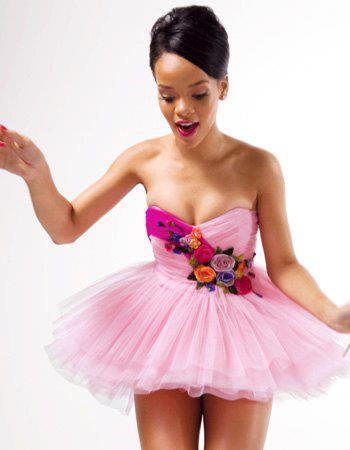 386284_277679322284431_196000137119017_846072_2080044200_n - Rihanna