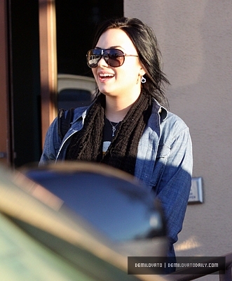 Demi - Demi - January 31 - Heads to a treatment center in Santa Monica CA