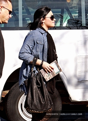 Demi (14) - Demi - January 31 - Heads to a treatment center in Santa Monica CA