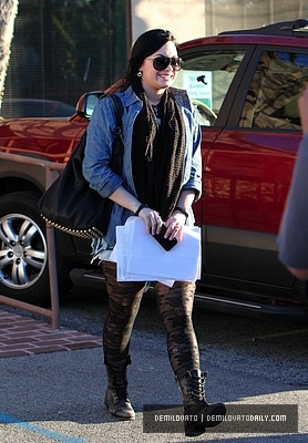 Demi (18) - Demi - January 31 - Heads to a treatment center in Santa Monica CA