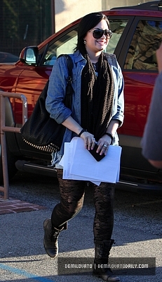 Demi (19) - Demi - January 31 - Heads to a treatment center in Santa Monica CA