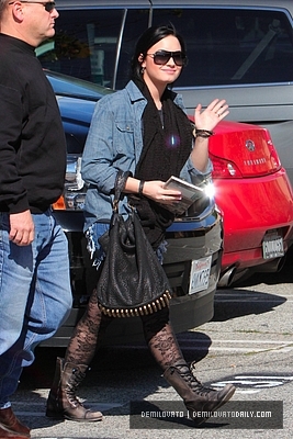 Demi (20) - Demi - January 31 - Heads to a treatment center in Santa Monica CA