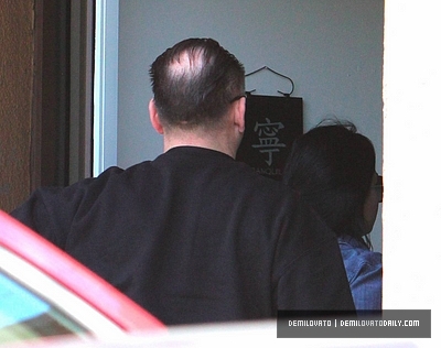 Demi (29) - Demi - January 31 - Heads to a treatment center in Santa Monica CA