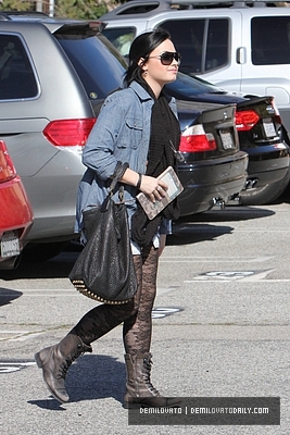 Demi (33) - Demi - January 31 - Heads to a treatment center in Santa Monica CA