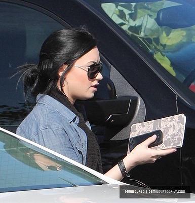 Demi (37) - Demi - January 31 - Heads to a treatment center in Santa Monica CA