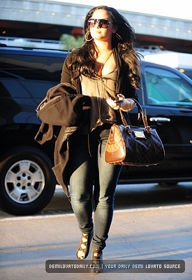 Demitzu (4) - Demi - March 10 - Departs from LAX Airport