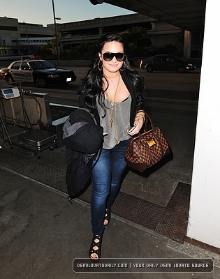 Demitzu (8) - Demi - March 10 - Departs from LAX Airport