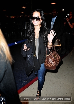 Demitzu (11) - Demi - March 10 - Departs from LAX Airport