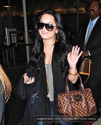 Demitzu (13) - Demi - March 10 - Departs from LAX Airport