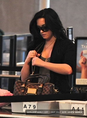 Demitzu (14) - Demi - March 10 - Departs from LAX Airport