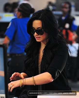 Demitzu (15) - Demi - March 10 - Departs from LAX Airport