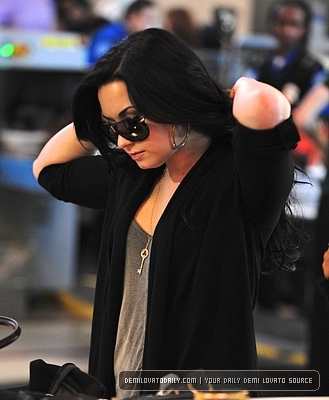 Demitzu (17) - Demi - March 10 - Departs from LAX Airport