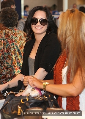 Demitzu (22) - Demi - March 10 - Departs from LAX Airport