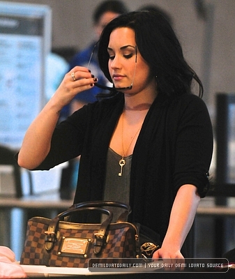 Demitzu (32) - Demi - March 10 - Departs from LAX Airport