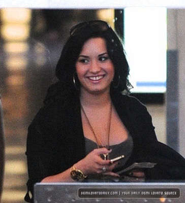 Demitzu (36) - Demi - March 10 - Departs from LAX Airport