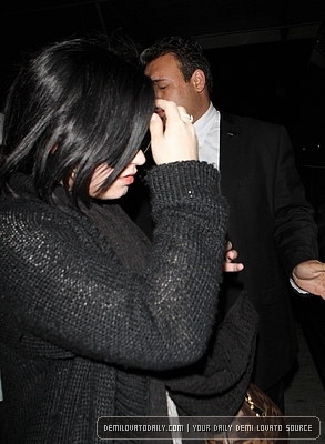 Demitzu (1) - Demi - March 14 - Arrives at LAX Airport