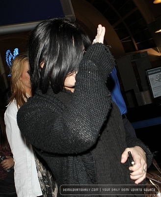 Demitzu (20) - Demi - March 14 - Arrives at LAX Airport