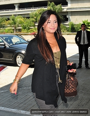 Demitzu (10) - Demi -May 6 - Departs from LAX Airport