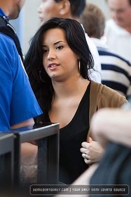 Demitzu (5) - Demi - April 15 - Departs from LAX Airport