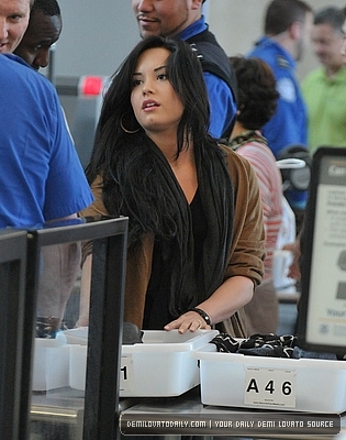 Demitzu (14) - Demi - April 15 - Departs from LAX Airport