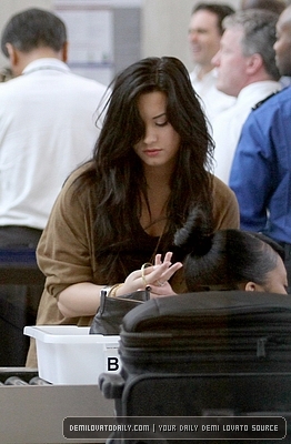 Demitzu (18) - Demi - April 15 - Departs from LAX Airport