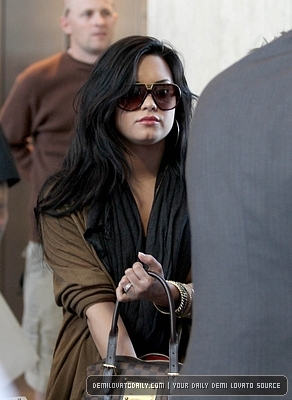 Demitzu (21) - Demi - April 15 - Departs from LAX Airport