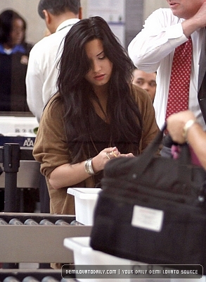 Demitzu (31) - Demi - April 15 - Departs from LAX Airport