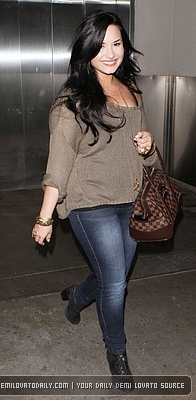 Demitzu (7) - Demi - April 17 - Arrives at LAX Airport