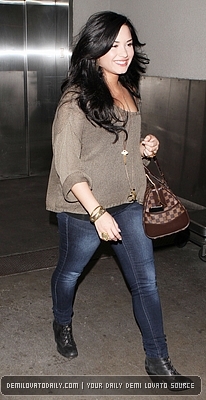 Demitzu (12) - Demi - April 17 - Arrives at LAX Airport