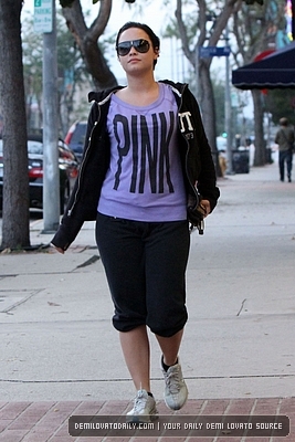 Demz (19) - Demi - April 18 - Runs errands in Los Angeles CA