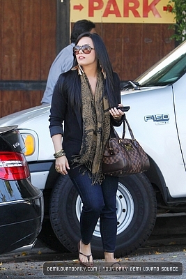Demitzu (4) - Demi - April 21 - Visits the Nine Zero One salon and shops at Urban Outfitters in Studio City CA