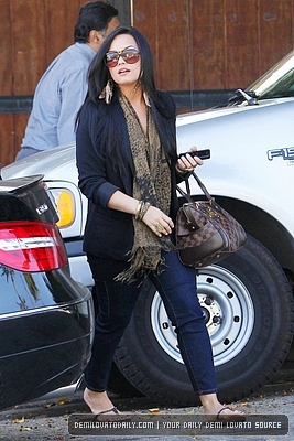 Demitzu (13) - Demi - April 21 - Visits the Nine Zero One salon and shops at Urban Outfitters in Studio City CA