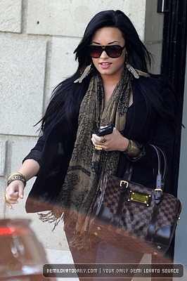 Demitzu (15) - Demi - April 21 - Visits the Nine Zero One salon and shops at Urban Outfitters in Studio City CA