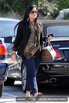 Demitzu (16) - Demi - April 21 - Visits the Nine Zero One salon and shops at Urban Outfitters in Studio City CA