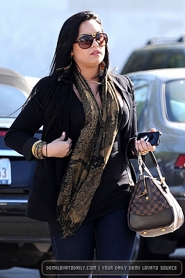 Demitzu (17) - Demi - April 21 - Visits the Nine Zero One salon and shops at Urban Outfitters in Studio City CA