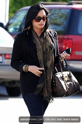 Demitzu (18) - Demi - April 21 - Visits the Nine Zero One salon and shops at Urban Outfitters in Studio City CA