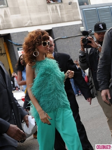 Yay-or-Nay-Rihannas-Feathered-Blue-Jumper-3-435x580