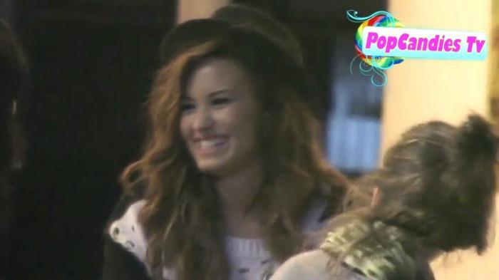 Demitzu meu scump (16) - Demi - EXCLUSIVE Talks About Joe Jonas Casa Vega in Studio City