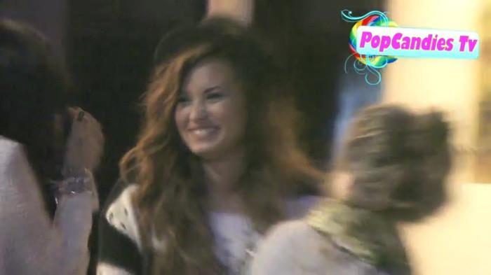 Demitzu meu scump (17) - Demi - EXCLUSIVE Talks About Joe Jonas Casa Vega in Studio City