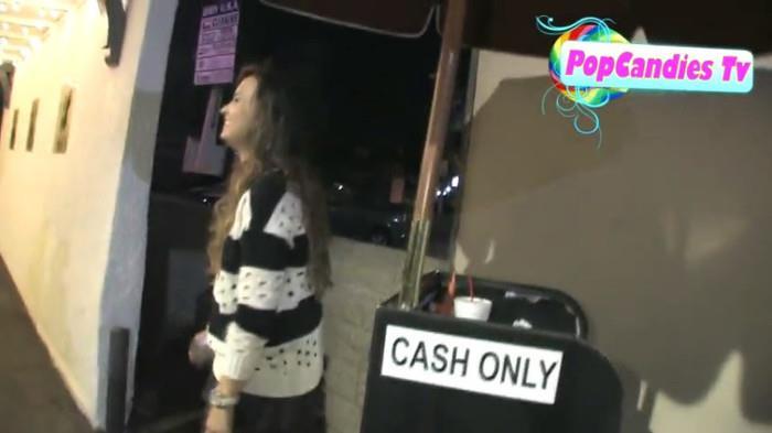 Demitzu meu scump (101) - Demi - EXCLUSIVE Talks About Joe Jonas Casa Vega in Studio City