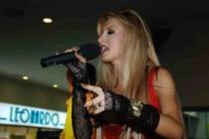 YRLUMXJJLCIXIQLHOBJ - Andreea Balan