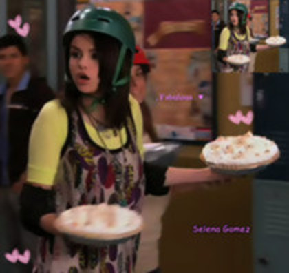 46002441_YMOWYZVYU - Selena Gomez