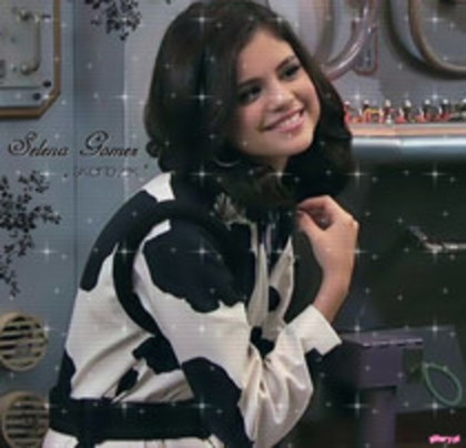 46151022_TBCACOFQJ - Selena Gomez